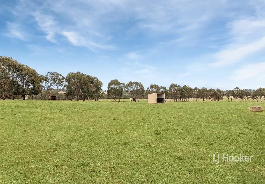 Tallarook Rare Opportunity: 33 Acres of Serenity with Endless Potential!