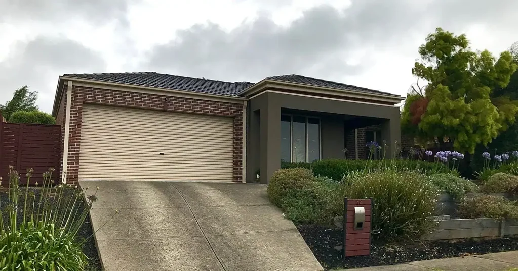 Modern Comfort in a Convenient Drouin Setting