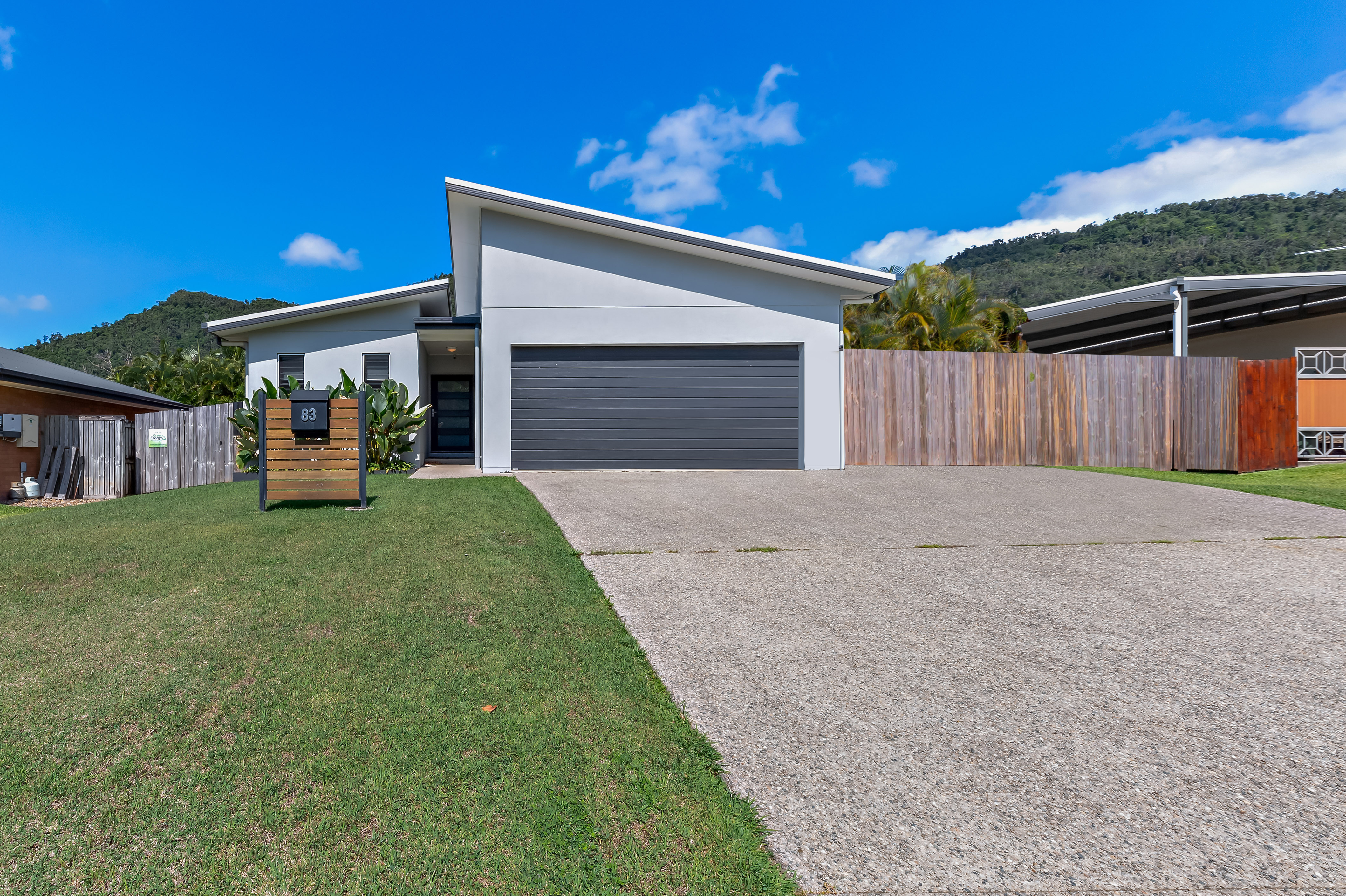 83 PARKER RD, CANNONVALE QLD 4802, 0 침실, 0 욕실, House