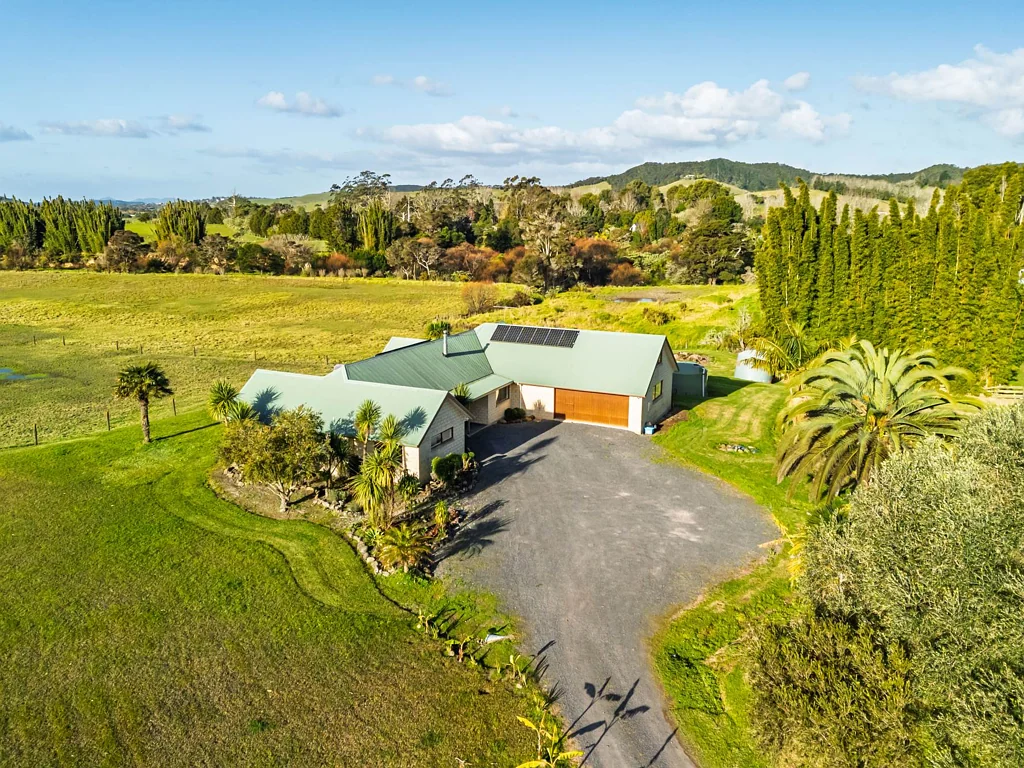 Paihia 4 Slaapkamer 10-Acre Farmlet: The Ultimate Family & Horse Haven