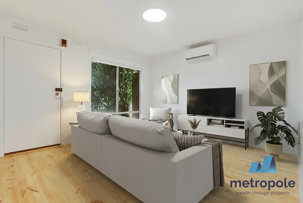 SINGLE LEVEL VILLA A SHORT WALK TO PUBLIC TRANSPORT