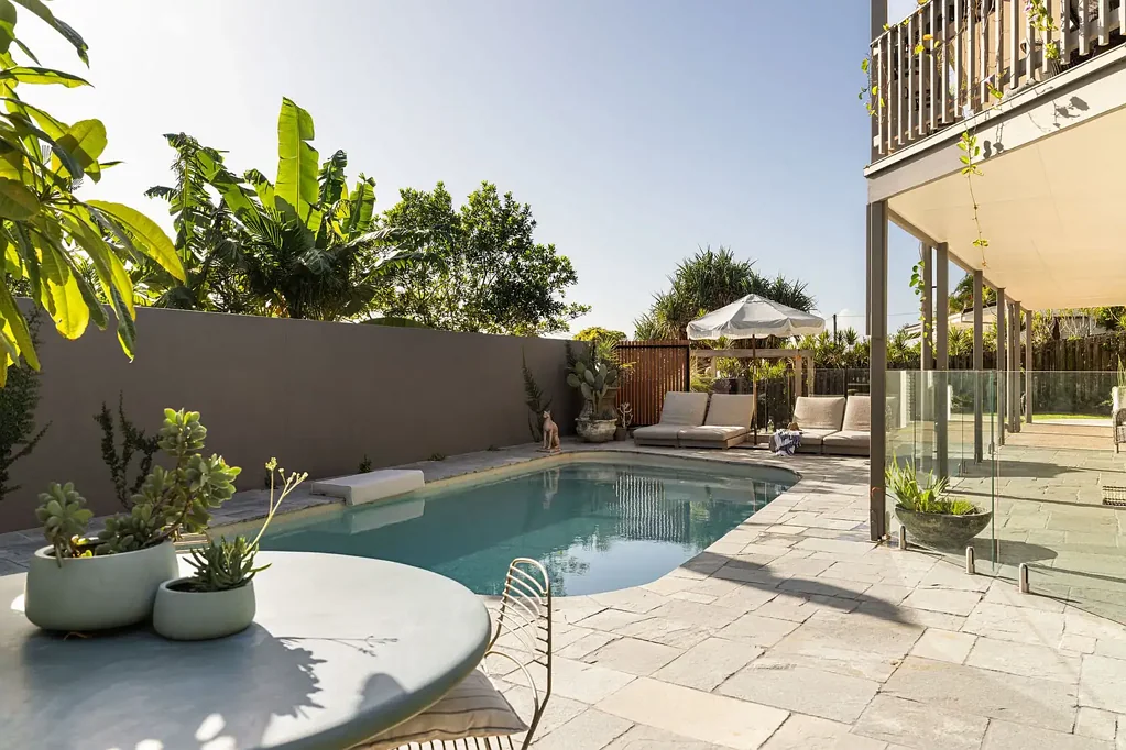 Peregian Beach 6Habitaciones Elevated Beachside Living with Ocean Views & Rare Dual Living Flexibility