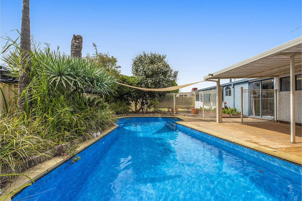 10 Peron Close, Cooloongup, WA 6168