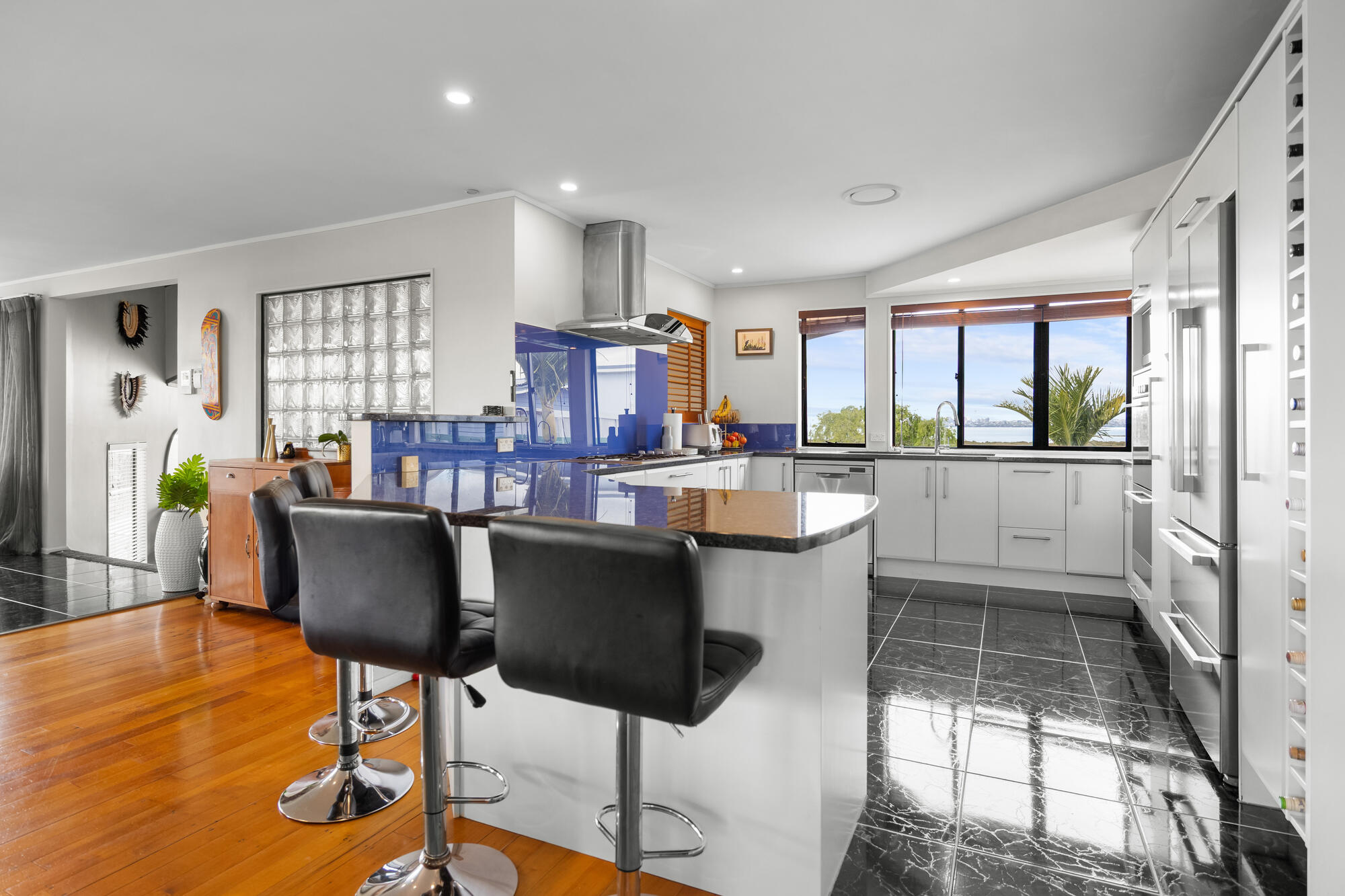 36 Dawnhaven Drive, Te Atatu Peninsula, photo 4