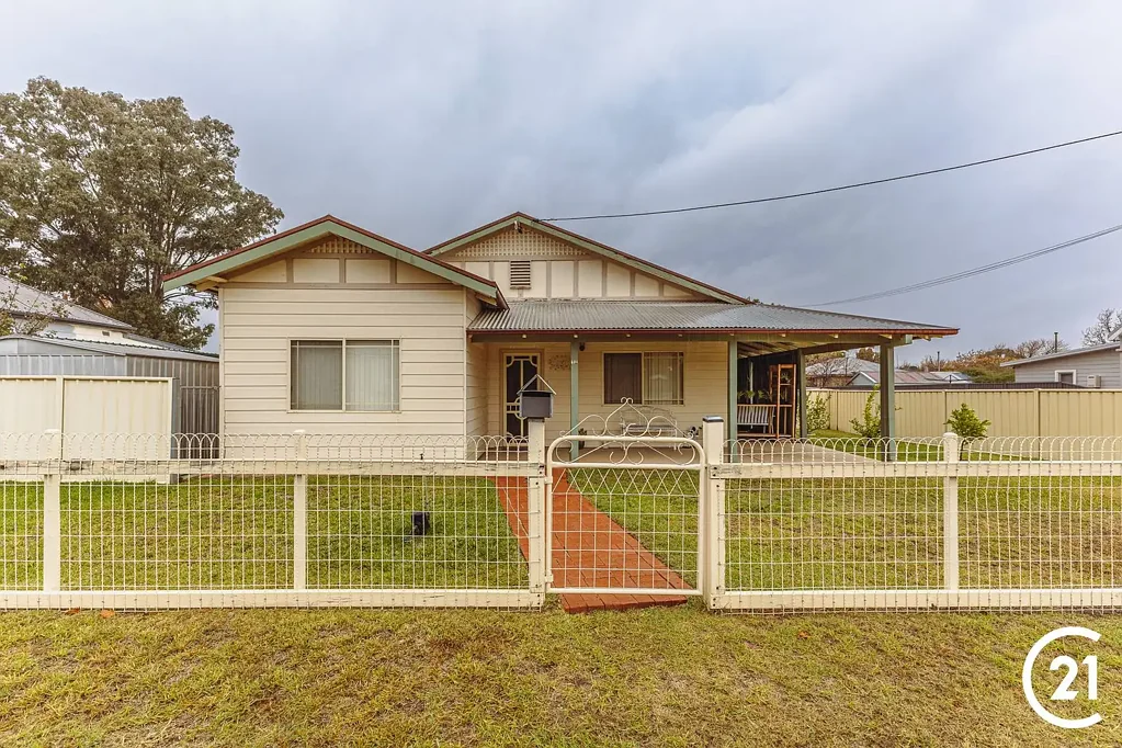 Forbes 3कमरा Century21 Central West Parkes and Forbes - 6852 3793