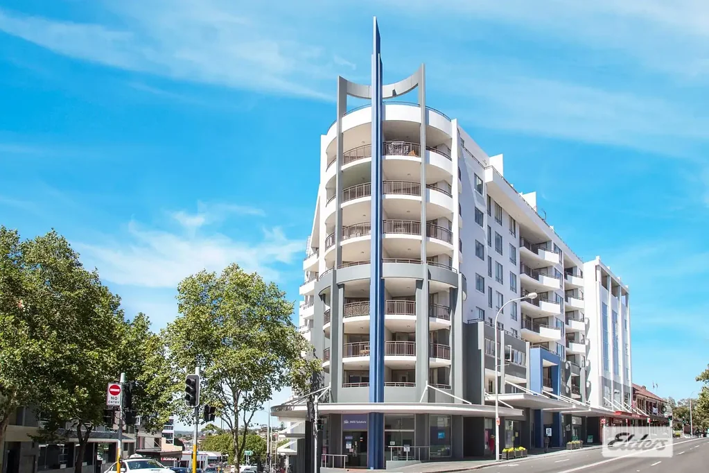 Sunny North/East facing apartment with stunning city and ocean views.