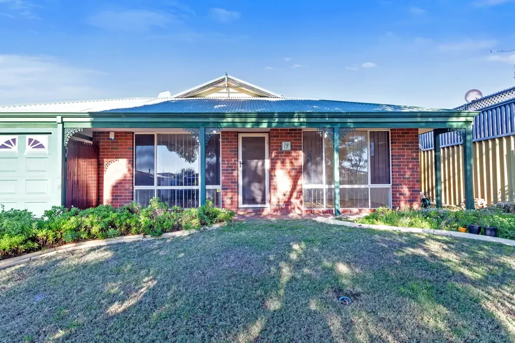 Quinns Rocks 3房  PERFECTLY PRIVATE! MOVE IN AND MAKE IT YOUR OWN!