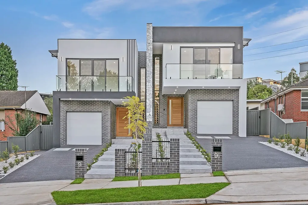 Carlingford 5બેડરૂમ Bespoke Designer Duplex in Prime Carlingford Location