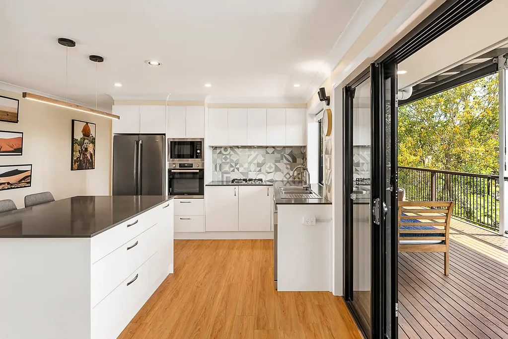 Urunga 4غرفة نوم Magical Sunsets and Water Views - Family Home, Dual-Income Potential