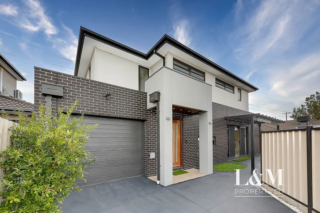 2/4 Mitchell Crescent, Meadow Heights, VIC 3048
