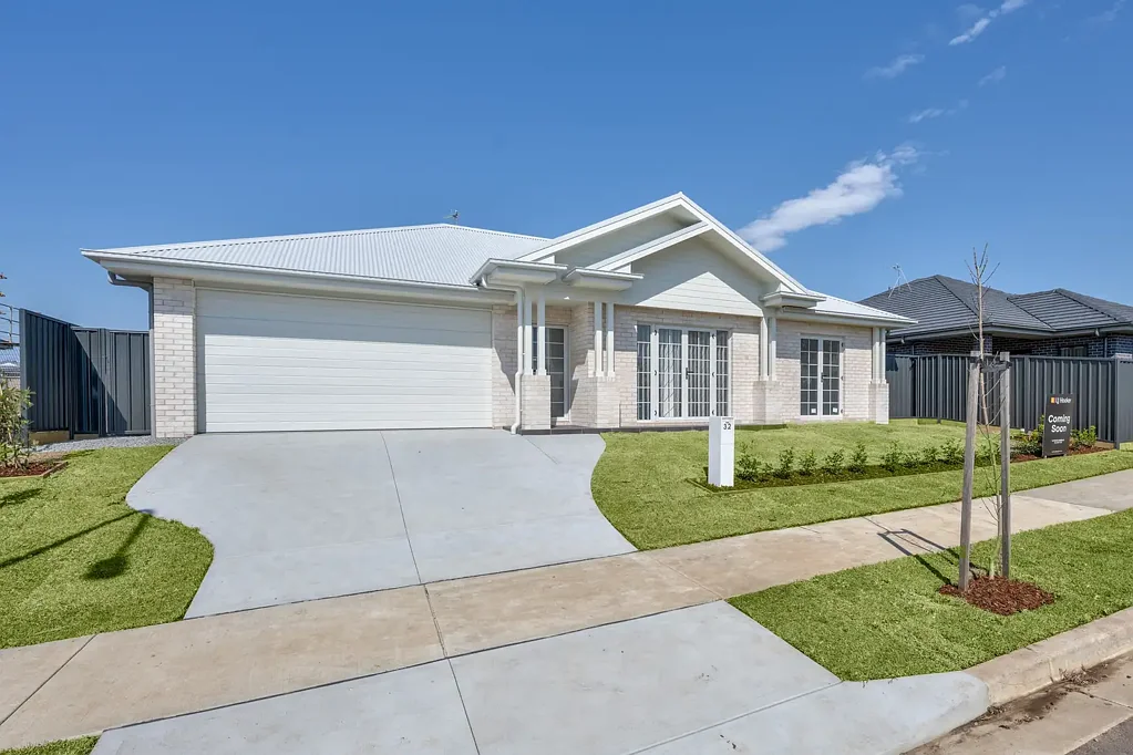 Brand New 4-Bedroom Home in Lochinvar Downs, Modern Living i