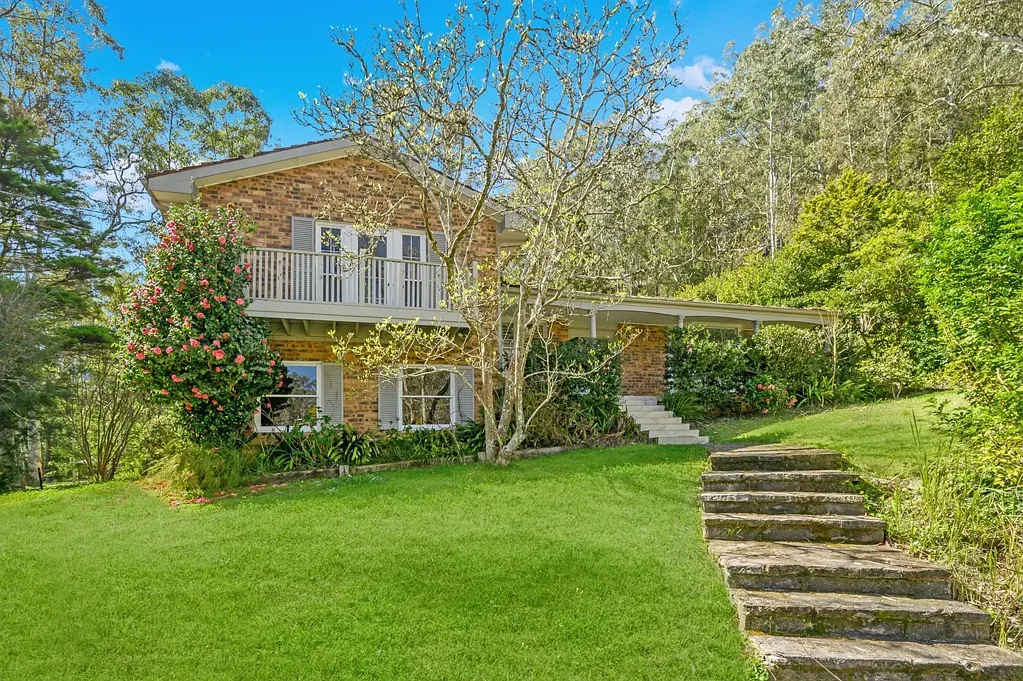 Hornsby 4कमरा Superb family lifestyle in peaceful leafy setting