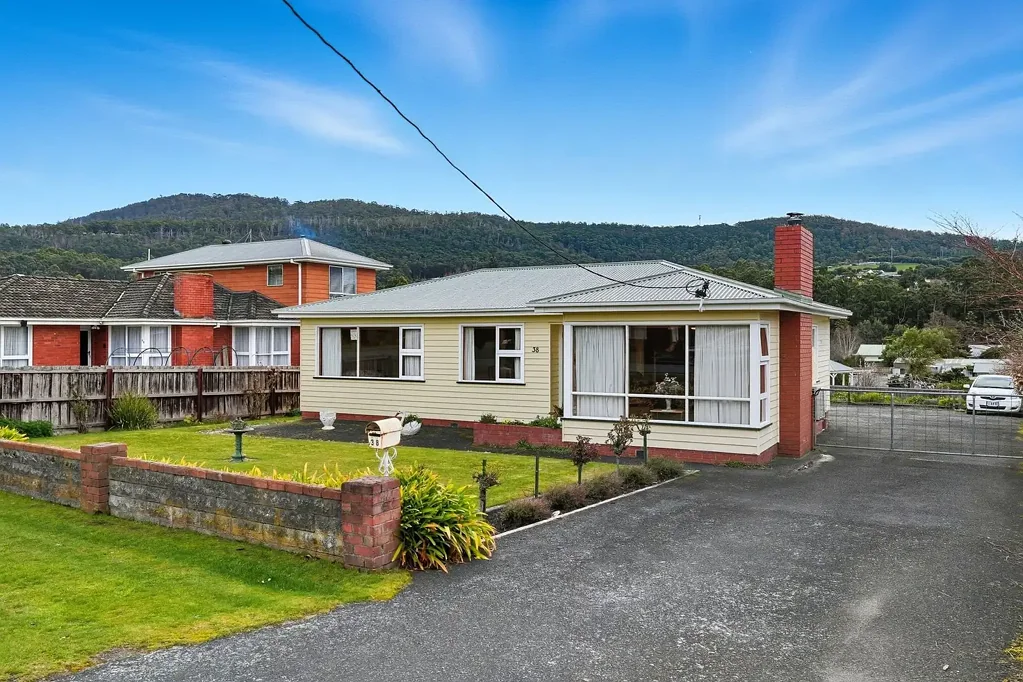 38 Beach Road, Snug, TAS 7054