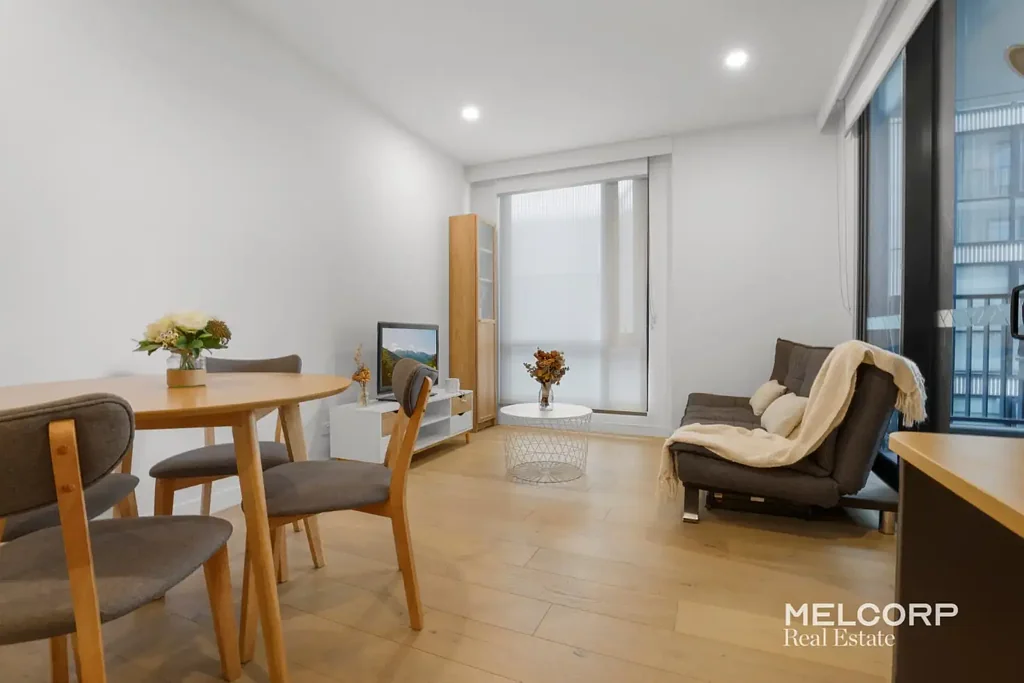 Clayton 1chambre Modern luxury meets sunshine resort-style living