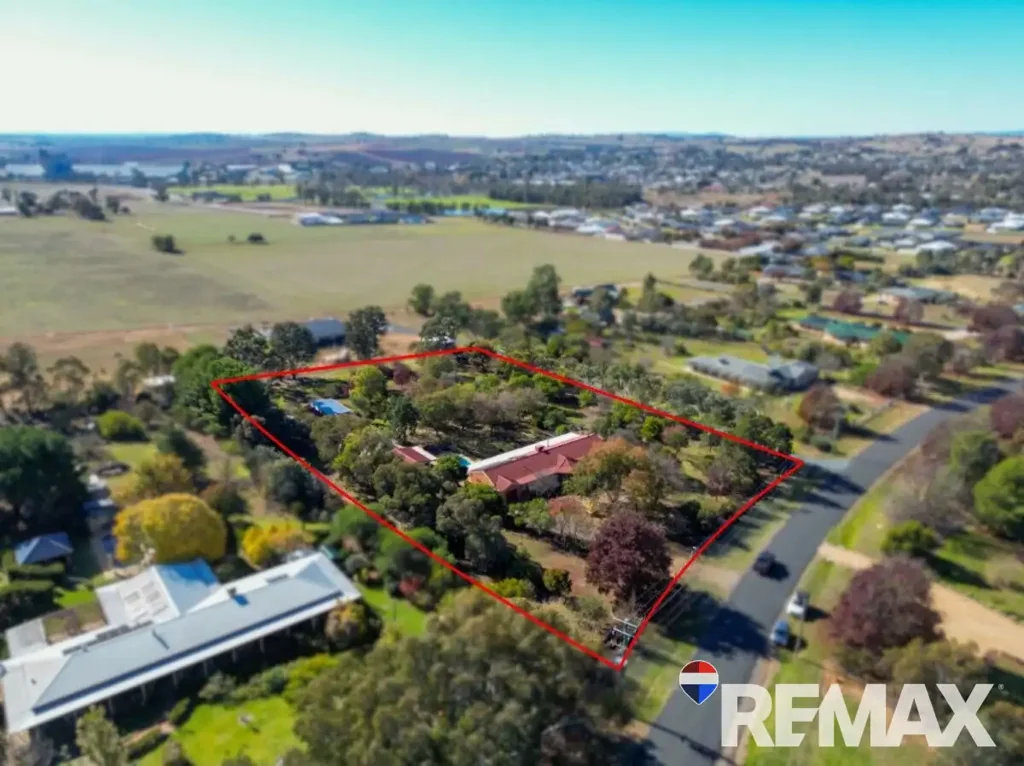 Junee 4Moenga A Private Lifestyle; Pastoral Charm and Modern Living