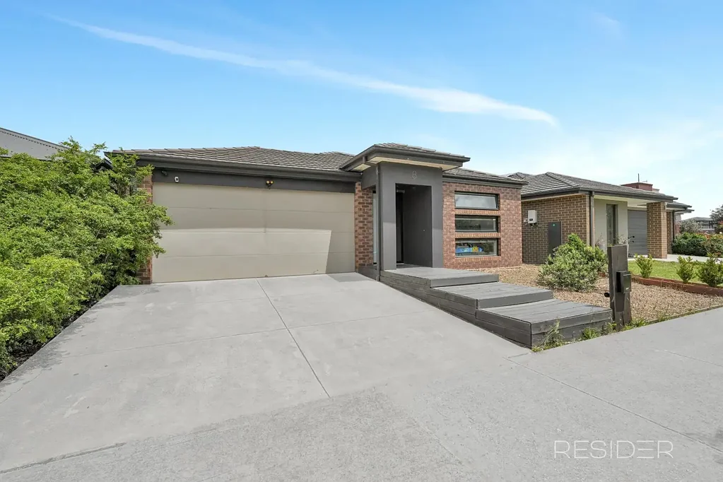 Mernda 4બેડરૂમ Great Investment Opportunity with a Secure Tenancy!