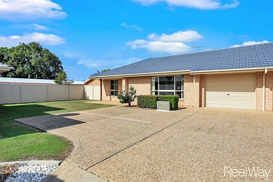 Millbank 3房  AMAZING NEW PRICE! Do Not Delay - Immaculate, Low-Maintenance Living!