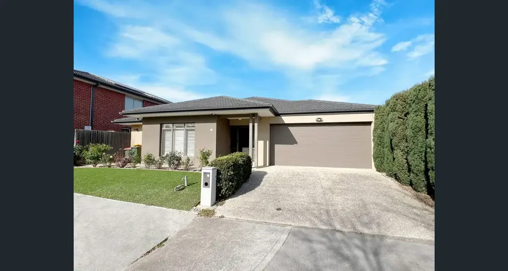 A North-Facing Porter Davis Masterpiece in the Heart of Point Cook !!!