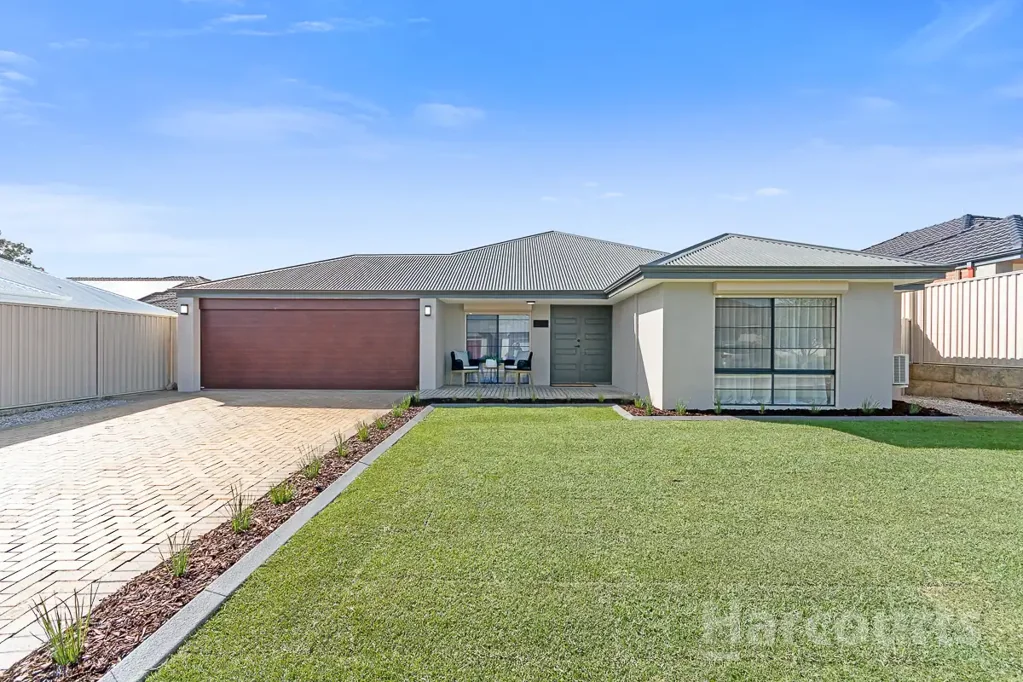 3 Liriope Parkway, Sinagra, WA 6065
