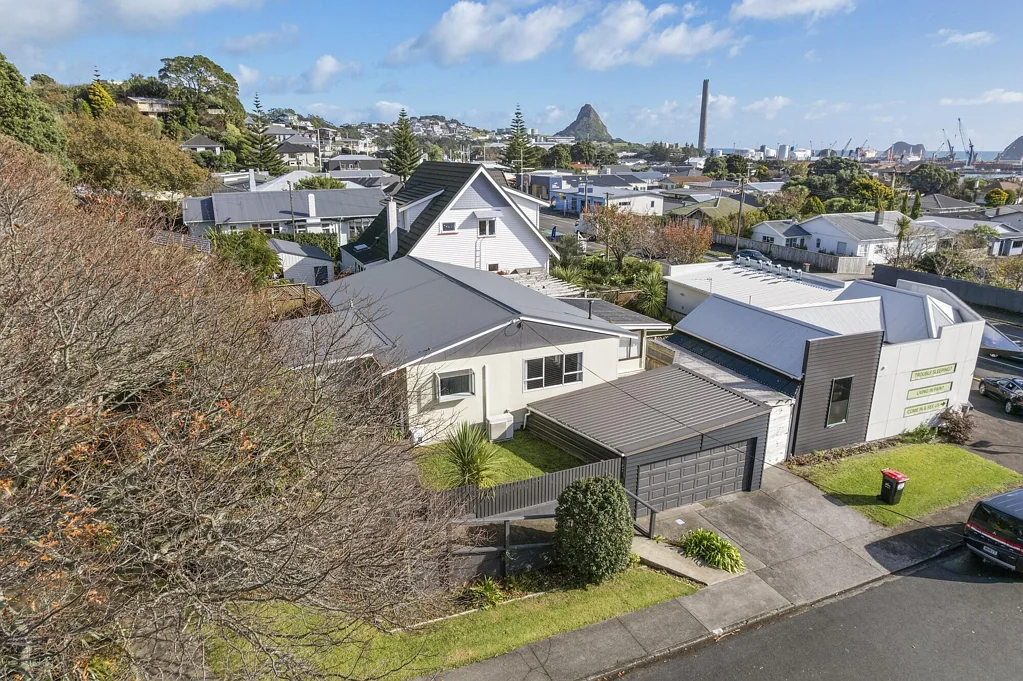 Moturoa 3部屋 buy now $555,000
