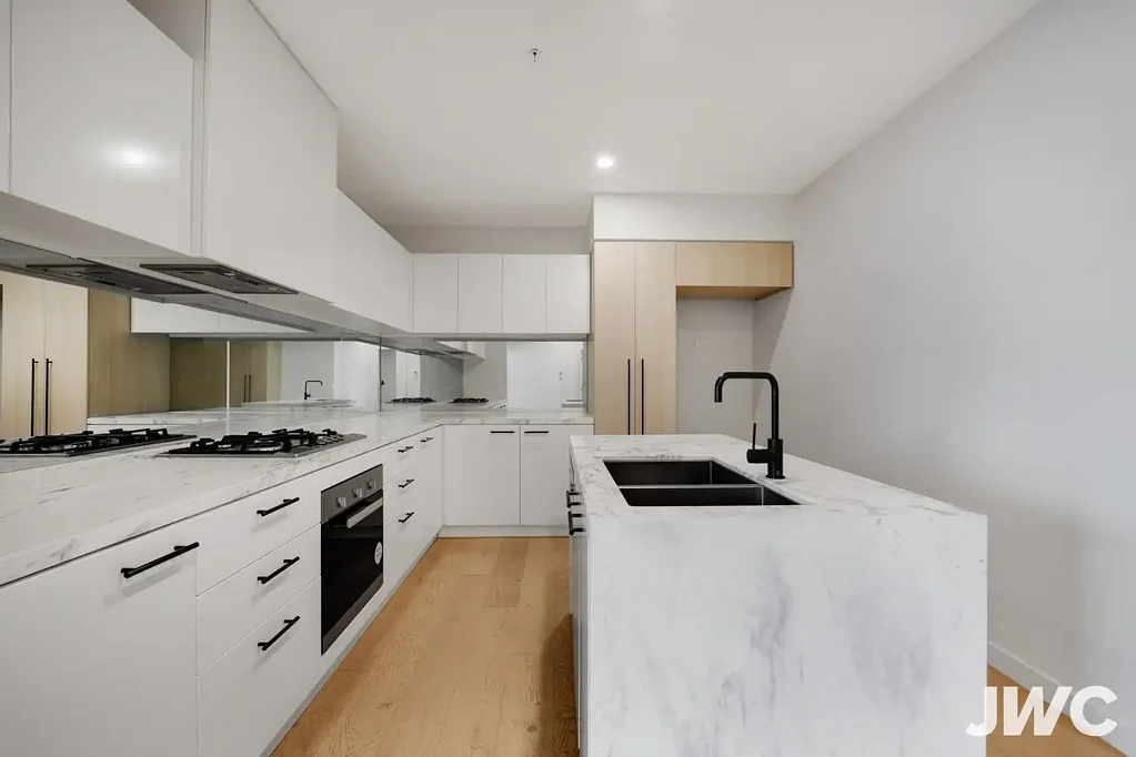 Modern 2-Bedroom, 2-Bath Apartment in the Heart of Clayton