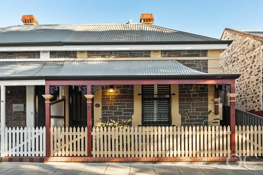 Adelaide 3कमरा Open the Door to a Bluestone Beauty – Steps to Vibrant Hutt St