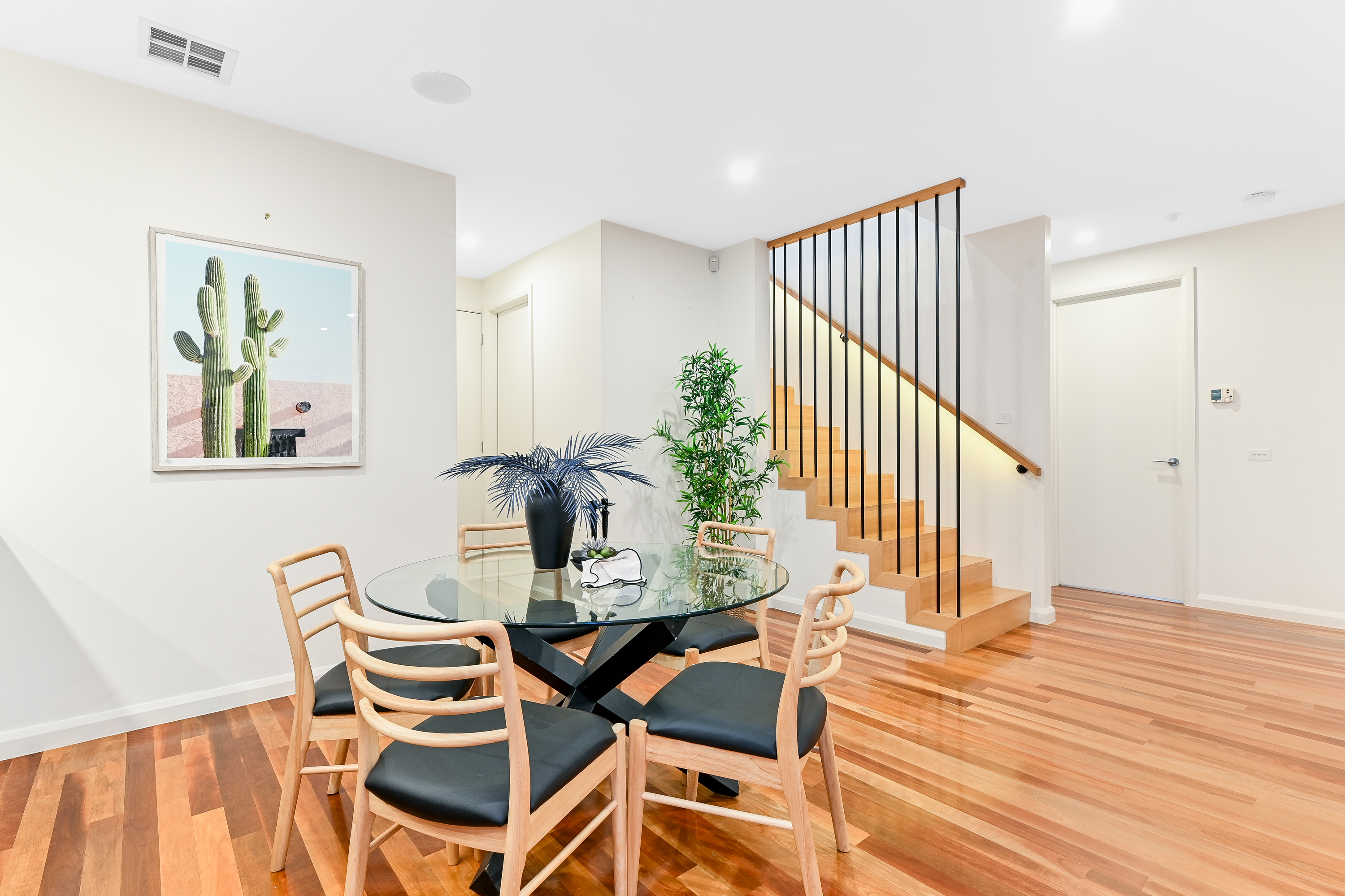 UNIT 3 14 ADRIENNE CR, MOUNT WAVERLEY VIC 3149, 0部屋, 0バスルーム, Townhouse