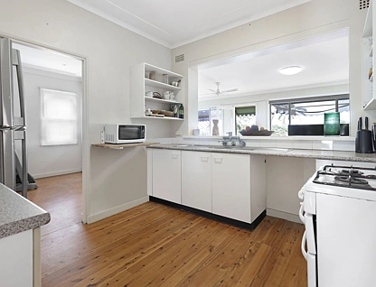 235 Connells Point Road, Connells Point, NSW 2221, 3部屋, 1バスルーム, House