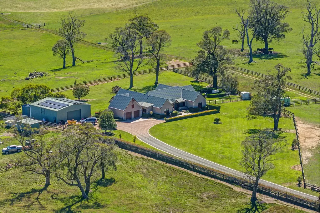 Exeter 5कमरा Where Craftsmanship Meets Country - A Master built Rural Estate on 118 Acres