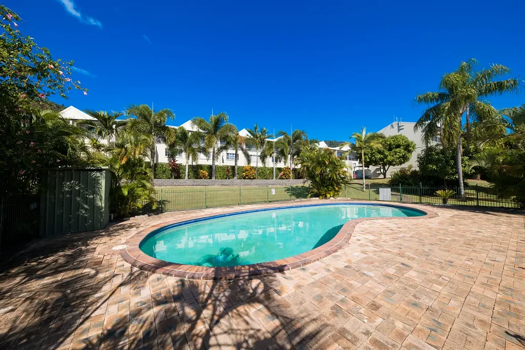 2/3 Eshelby Drive, Cannonvale, QLD 4802