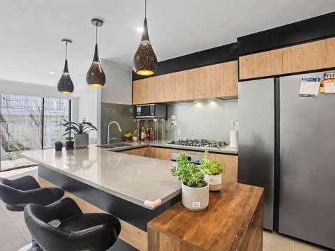 Totara Vale 4部屋 Freehold Home – Quality &  Convenience!