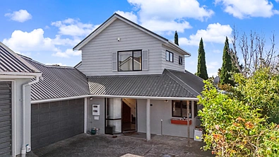 Mount Roskill 4બેડરૂમ Stunning, Stylish & Move-In Ready.