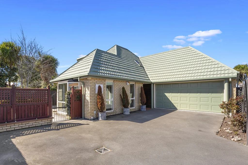 Bishopdale 3Moenga Private, Secure, and Stand-Alone!