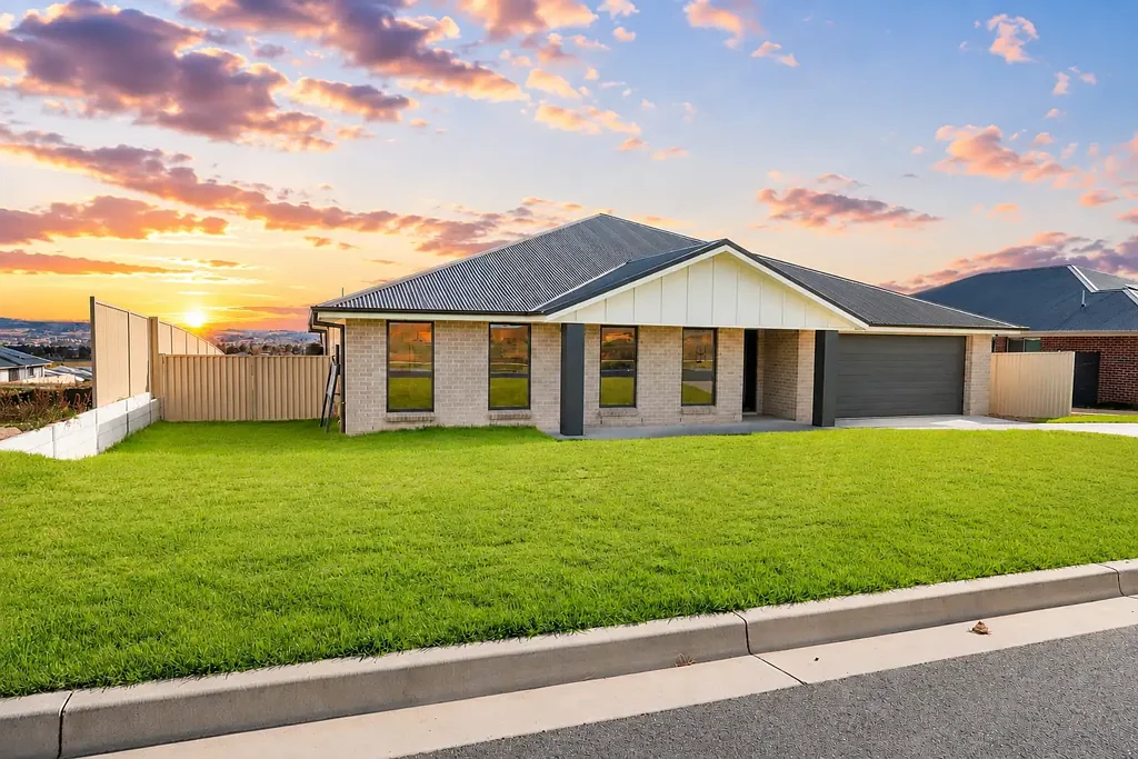 Kelso 4房  Brand-New Elevated Luxury with Sweeping Bathurst Views