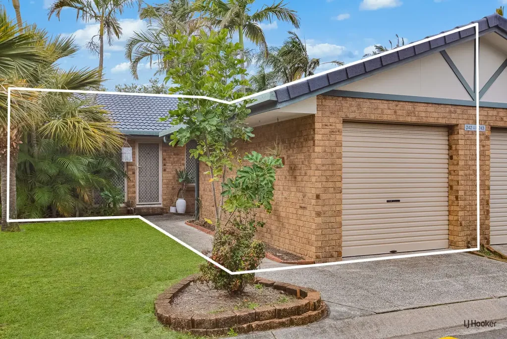 Tweed Heads 2房  Coastal Location. Generous Courtyard. Easy Living.