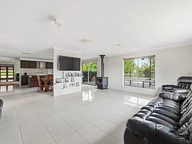 ਰਹਿਣ ਵਾਲਾ ਕਮਰਾ - 29 White Post Road, Everton, VIC 3678