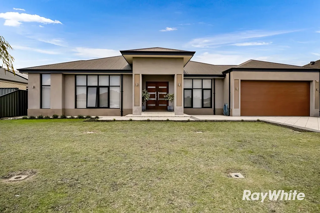 Darch 4房  MARCO PAPALIA PRESENTS A DYNAMITE DARCH FAMILY HOME!!