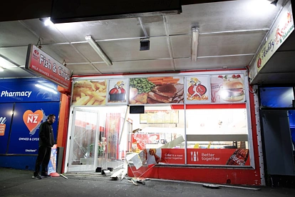 半夜砸店抢冰淇淋，奥克兰中区商家第三次遇抢，店主傻眼