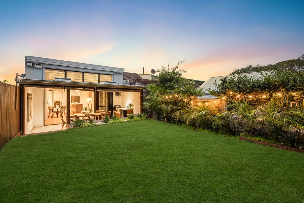 Cammeray 4房 私密港湾，尽显设计师翻新之美，坐拥北向采光 Private sanctuary showcasing a designer renovation and a northerly aspect