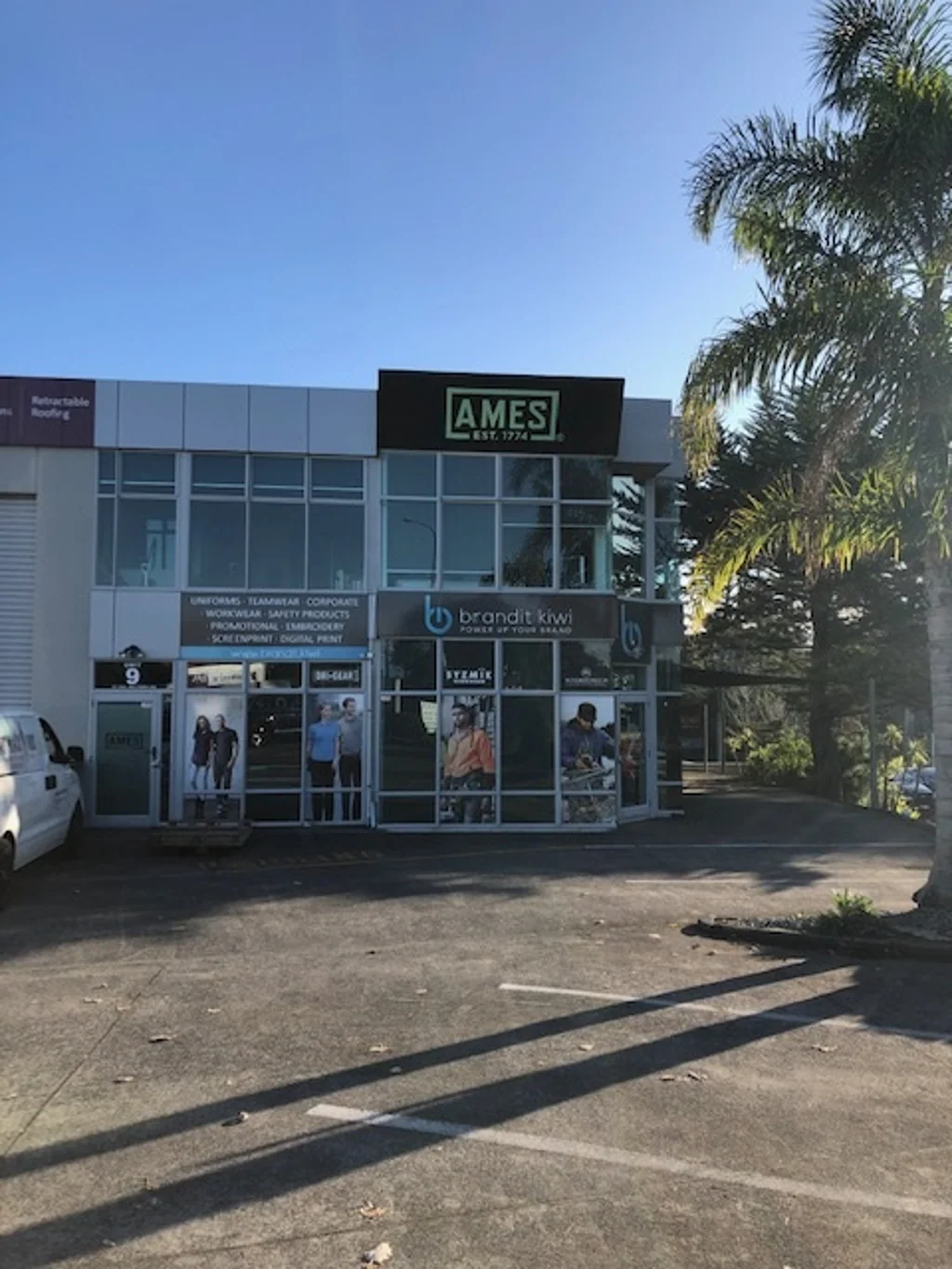 Rosedale Albany Office with 4 carparks 117m2