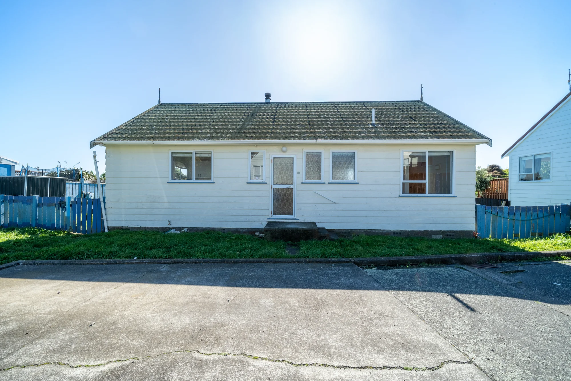Titahi Bay 3房  SEA you on Mako! - Estate Sale