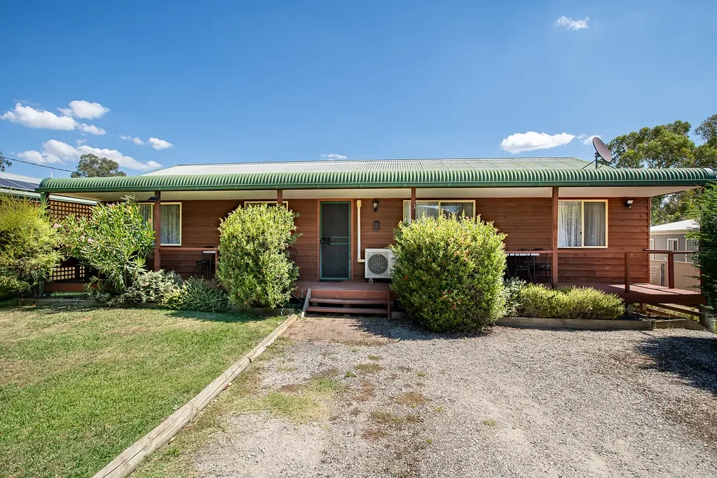 3 TOKES CRESCENT, Dartmouth, VIC 3701