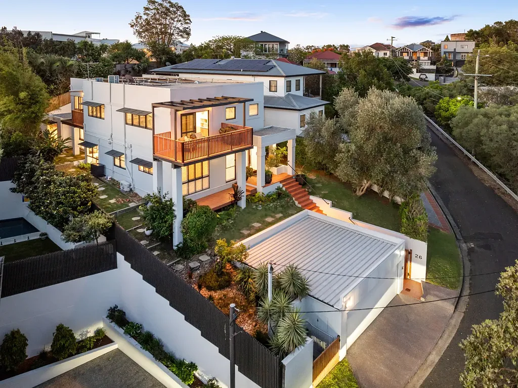 26 Byrne Parade, Balmoral, QLD 4171