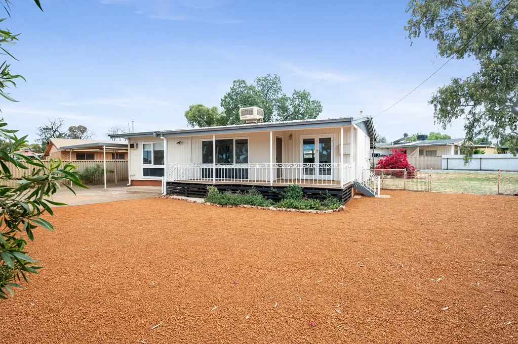 South Kalgoorlie 3chambre Fully Renovated Charmer With Modern Style & Endless Potential – South Kalgoorlie