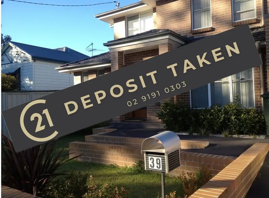 3 Bedrooms Duplex with extra study room and Ducted Air Conditioning