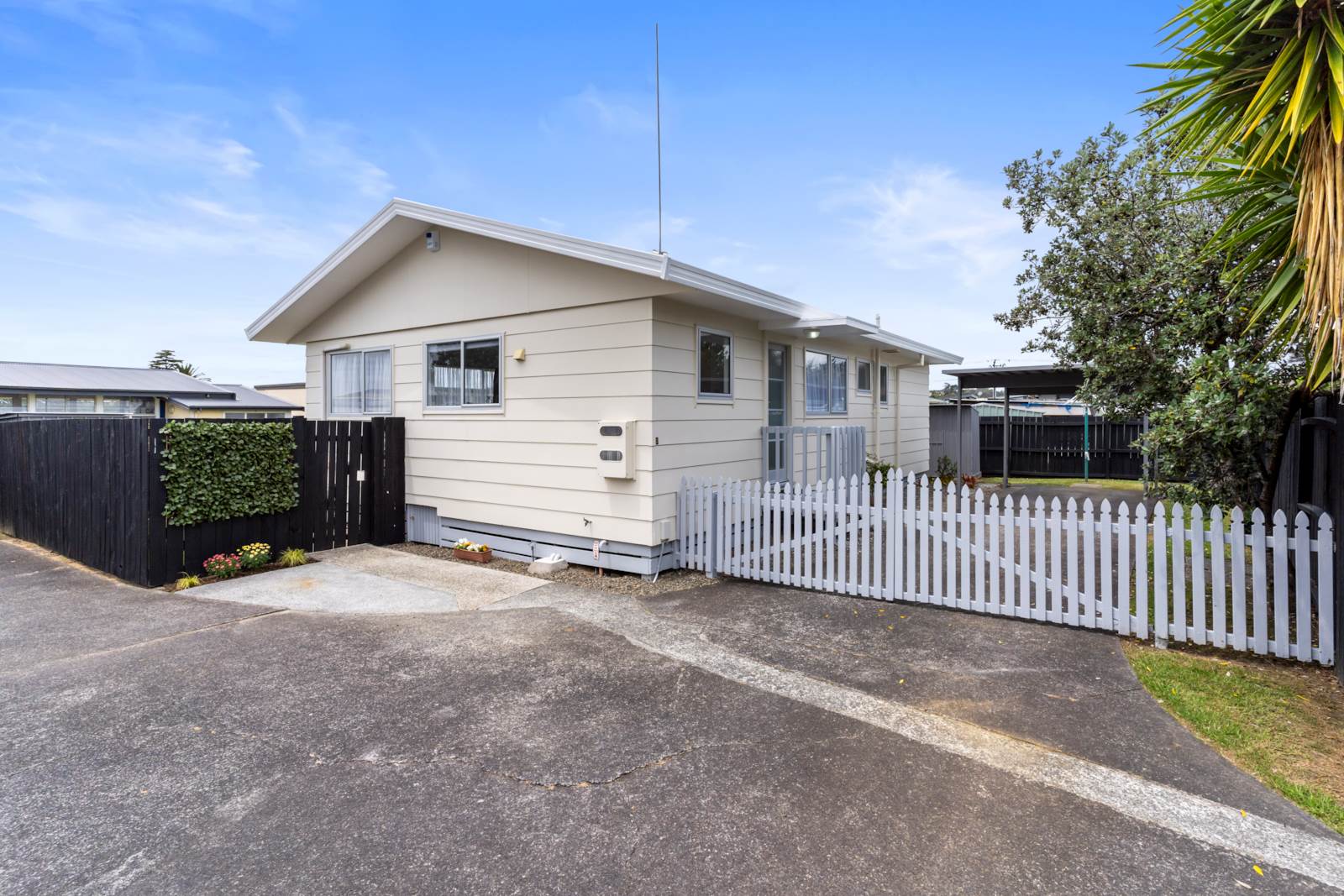 2/3 Silverstone Place, Henderson, Auckland - Waitakere, 3 Schlafzimmer, 1 Badezimmer, House