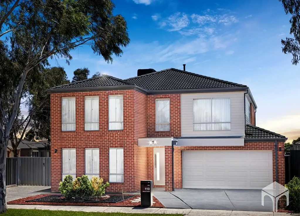 Spacious Family Home in the Heart of Manor Lakes