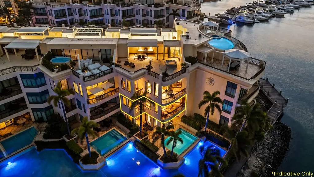 Main Beach 2બેડરૂમ Dual Income With 18m Marina Berth & Hotel Letting Pool Available - A Must Inspect!