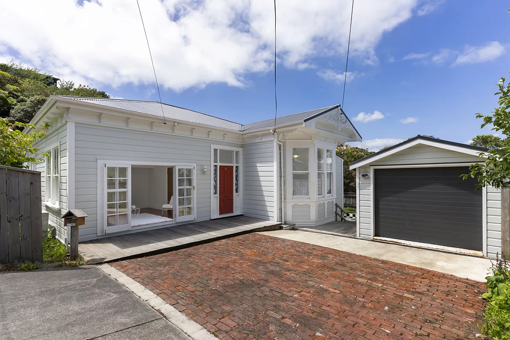 Karori 3ਬੈੱਡਰੂਮ Single level character home