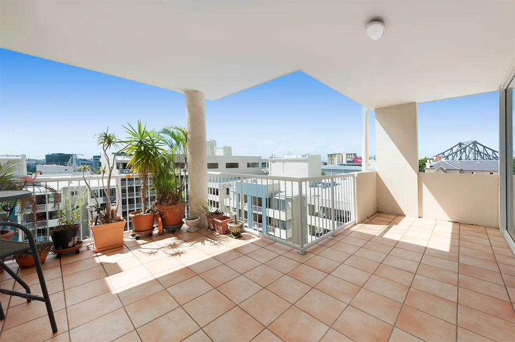 Furnished Apartment @ Cathedral Place - With Car Park!